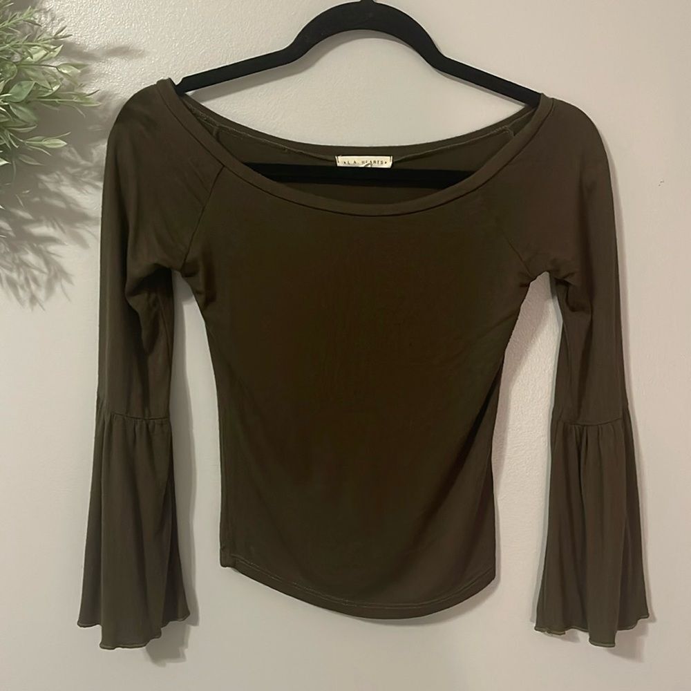 🍂 3/$20 EUC PacSun LA Hearts Olive Off-Shoulder Trumpet Sleeve Top Size Small